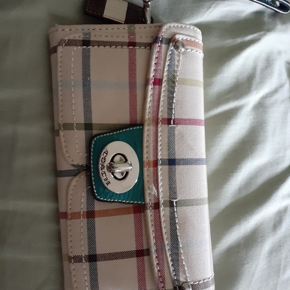 Coach Handbags - Coach wallet/wristlet
